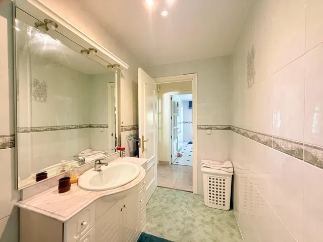VENTA EN PLENO DOMINIO · Gran chalet de 545 m2 con placas solares y parcela privada de 3.000 m2 · Boadilla del Monte — 21
