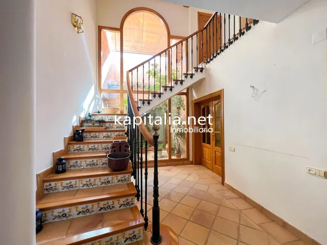 Magnifico chalet a la venta en Valencia - foto 3