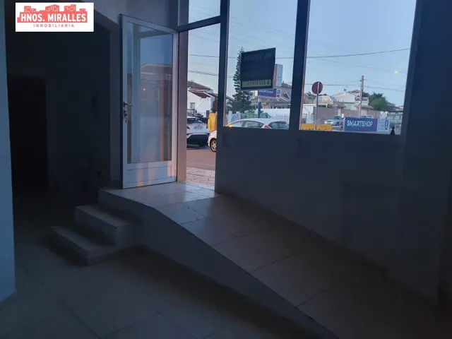 ALQUILA LOCAL COMERCIAL EN CIUDAD QUESADA DE 90 MTRS. — 5