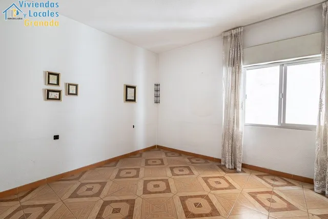 Piso en Zaidín — 10