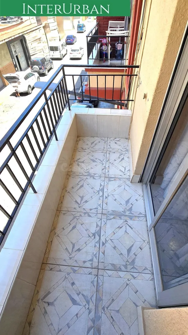 Interurban vende Amplio piso de 3 dormitorios con balcón y g - foto 5