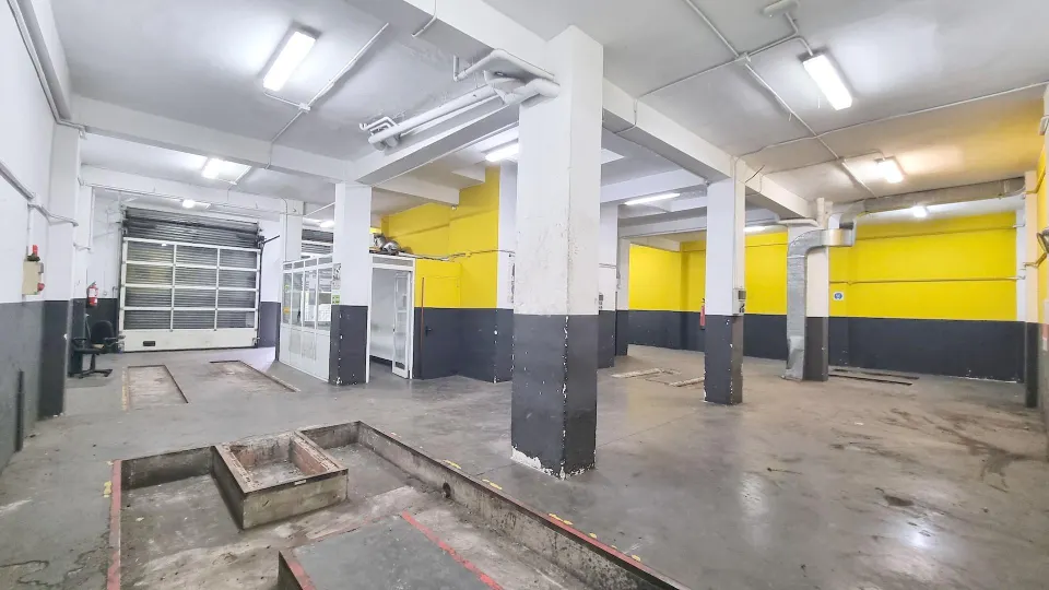 CÉNTRICO próximo a GRAN VIA/SAGASTA, LOCAL COMERCIAL de 235 m2.