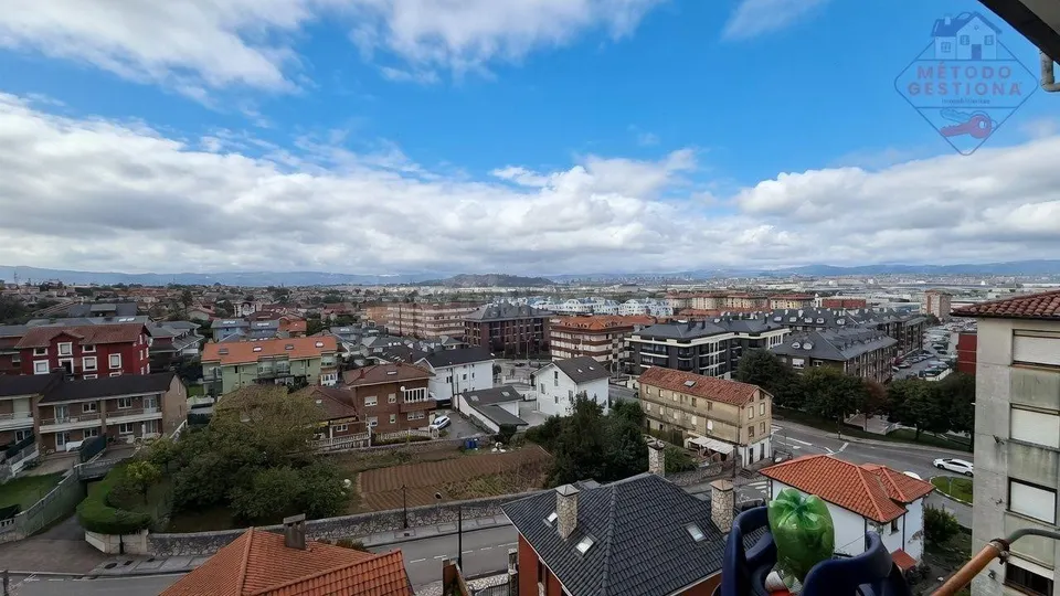 8ª planta, 3 dormitorios, ascensor en Maliaño, Avenida de Bilbao