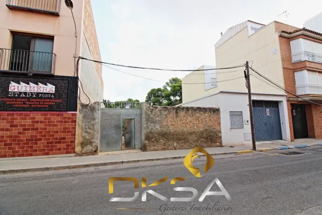 Amplio solar de casi 300m2 en zona Ermita - Estadio de fútbo