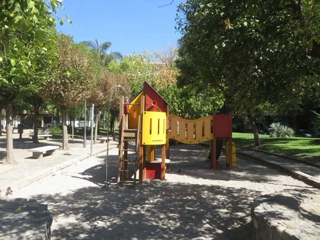 Local comercial, en Ciudad Jardín, con licencia de apertura de taller de motos. — 11