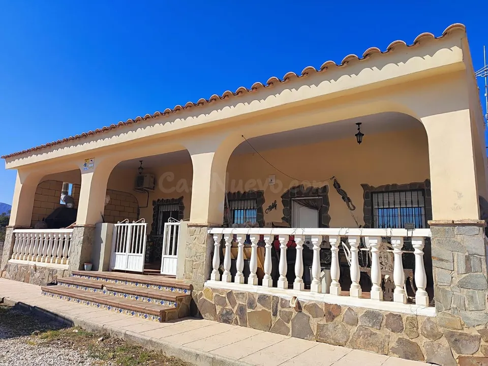 Se vende chalet /monovar / listo para vivir / arboles frutales