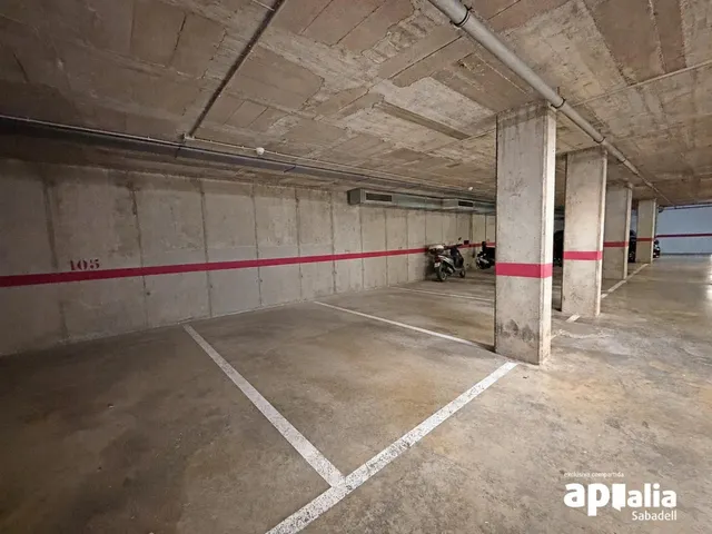 Ampli pis amb pk i traster a parc europa — 24