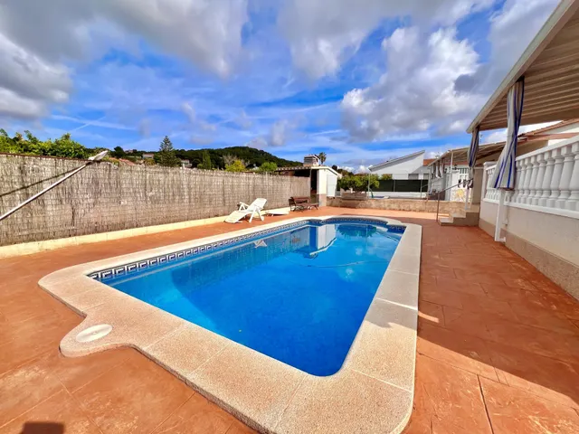 Casa o chalet independiente en venta en Calle Amadeu Vives — 35