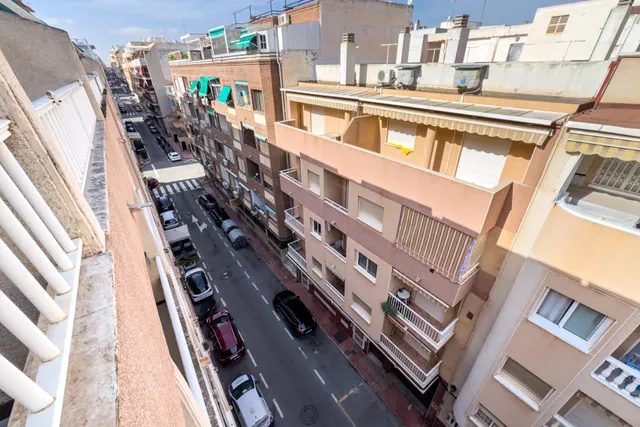 Ático para Reformar en calle la Loma — 9