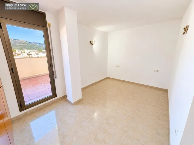 Exclusivo ático esquinero con 121 m2 de terraza y vistas al mar en la ràpita — 21