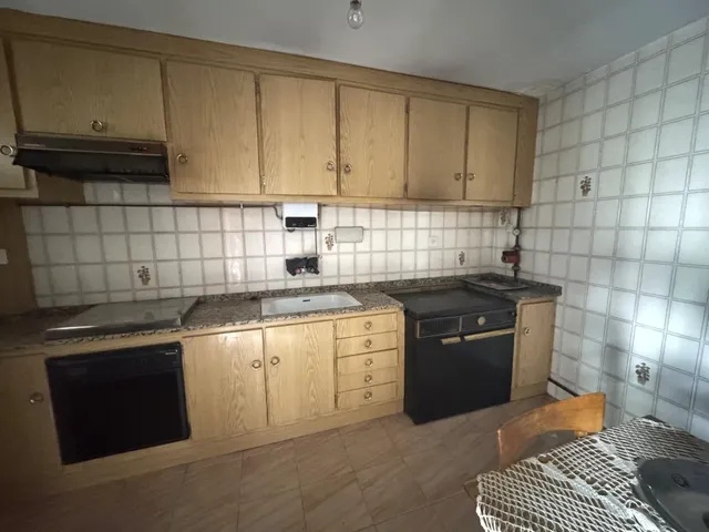CASA CON TERRENO EN VALDELALOBA — 8