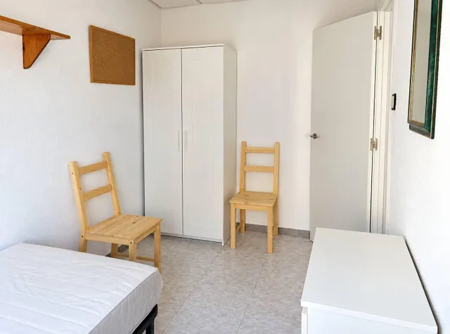 Piso de 65 m2 con 3 habitaciones y ascensor — 9