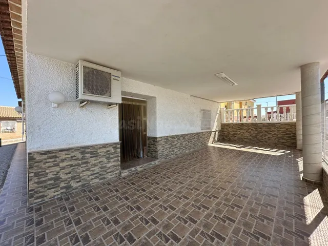 CASA-CHALET de PUEBLO con ALMACÉN de 35 m2 y NAVE de 100 m2  - foto 5