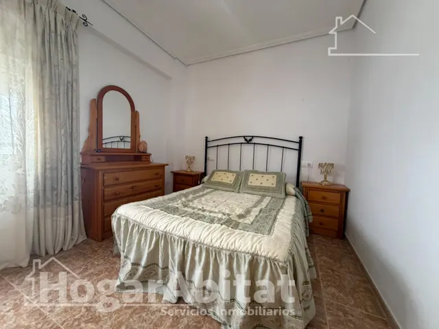 Espacio y luminosidad con infinitas posibilidades en este amplio piso exterior con balcón y trastero — 15