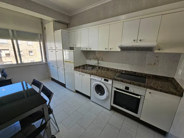 Amplio piso de cuatro habitaciones disponibles perfecto para - foto 3