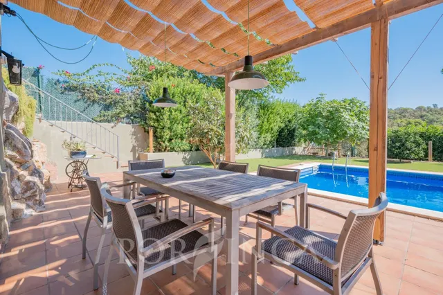 Casa completamente reformada con apartamento independiente, licencia turística, gran jardín y piscina en Calonge — 3