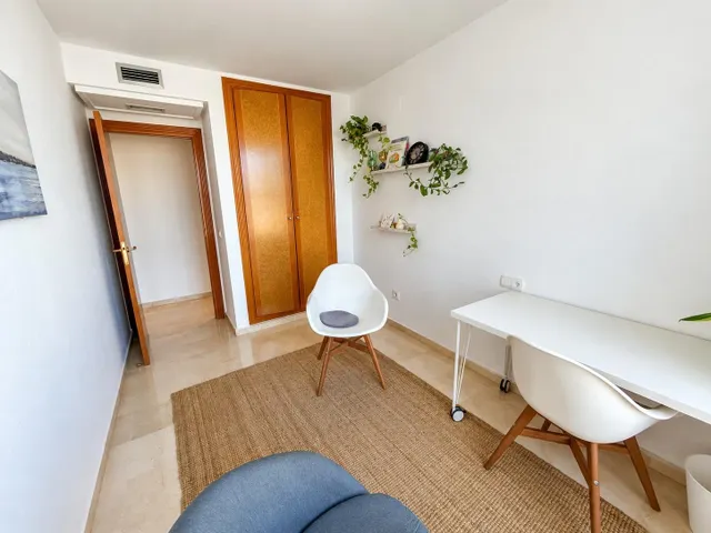 Piso de 3 habitaciones con piscina y garaje junto a Ciudad de las Artes — 6