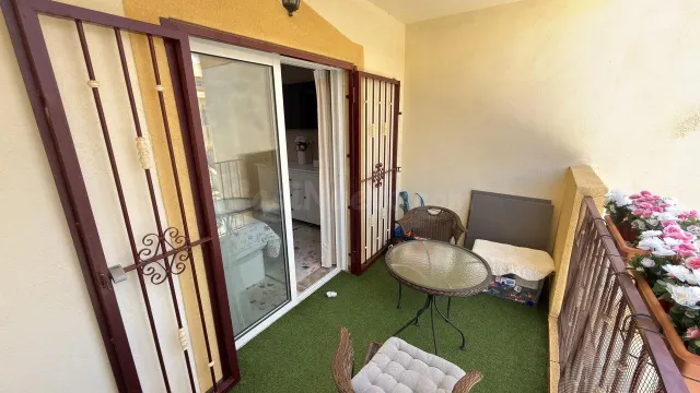MAGNIFICA VIVIENDA ADOSADA CON PISCINA COMUNITARIA Y PLAZA D - foto 2
