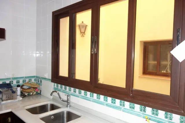 Casa nueva, 4 dormitorios, garaje , "próximo a centro" — 10