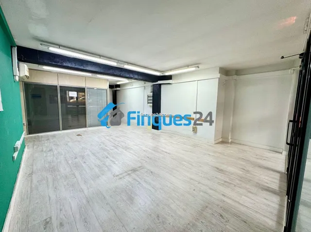Se vende local comercial de 81 m2 en Manresa - foto 5