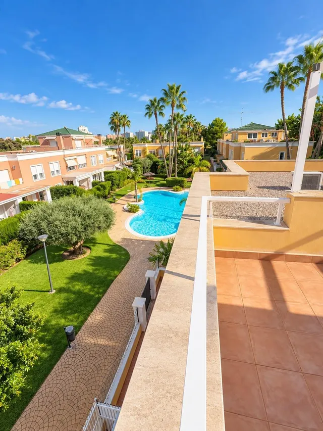 BUNGALOW CON BUHARDILLA EN PLAYA DE SAN JUAN — 25