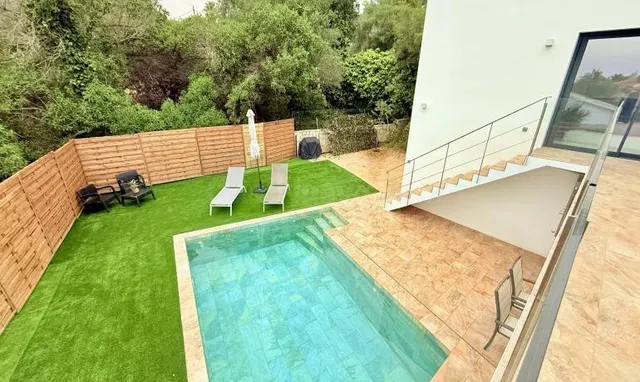VILLA REFORMADA CON LICENCIA TURÍSTICA - foto 3