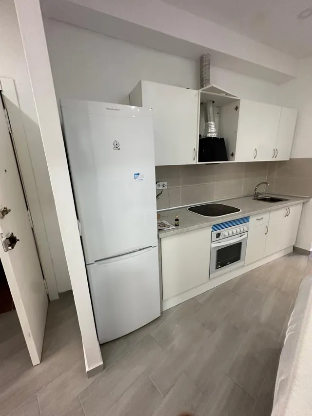 SE VENDE PISO / BUENA ZONA / REFORMADO / A 5 MINUTOS DEL CENTRO / SIN ASCENSOR — 3