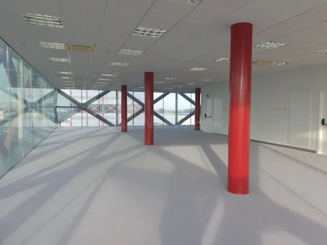 Oficina 2242m² en alquiler - Tarazona - foto 4