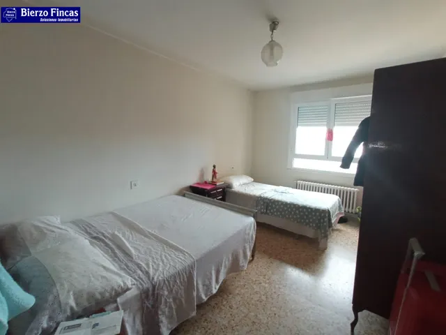 SE VENDE AMPLIO PISO EN PONFERRADA — 19