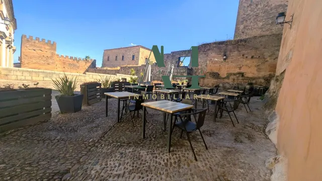 Negocio a pleno rendimiento en el casco antiguo de Cáceres — 9