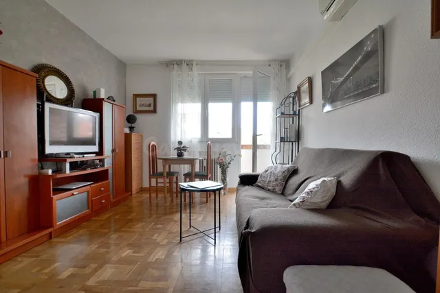 SE VENDE ATRACTIVO APARTAMENTO DE 68M2 CON TERRAZA - foto 3