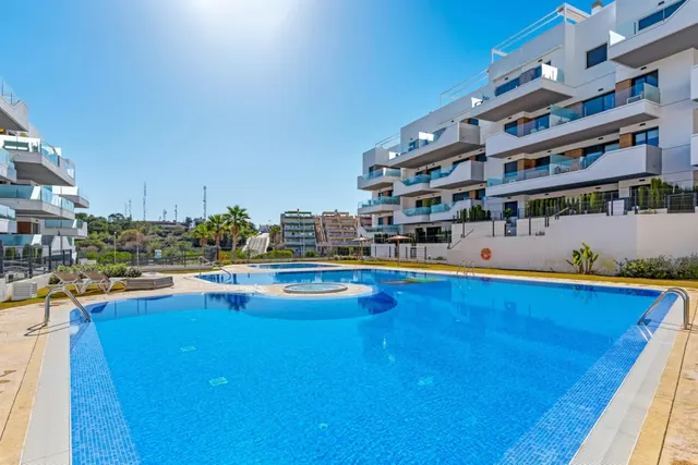 Moderno apartamento de 2023 con plaza de garaje en Villamartín, Orihuela Costa — 21