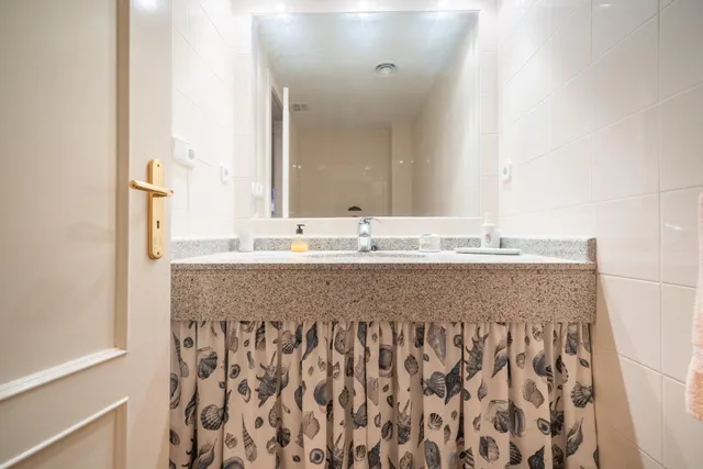 Exclusiva vivienda con jardín y piscina privada en Son Verí Nou — 10