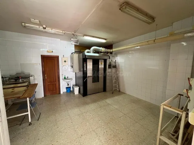 VENTA de Local en Camas — 15