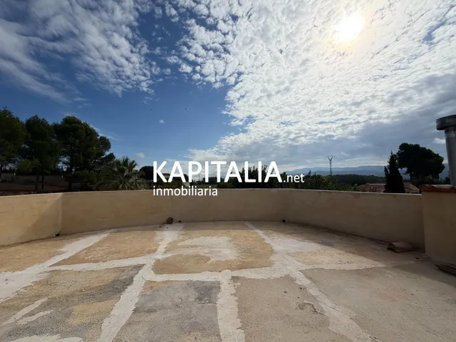 Chalet en venta en Ontinyent, a un paso del casco urbano y con bonitas vistas a la montaña. — 36