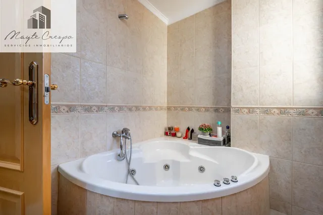 CHALET CON PISCINA Y JARDÍN A SOLO 10 MINUTOS DE GRANADA — 49