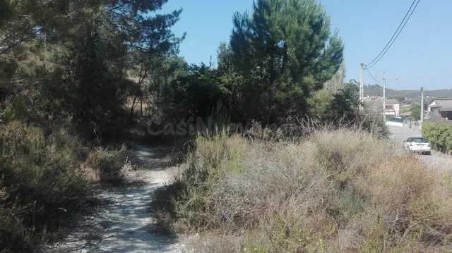 TERRENO EDIFICABLE EN NAVARCLES - foto 3