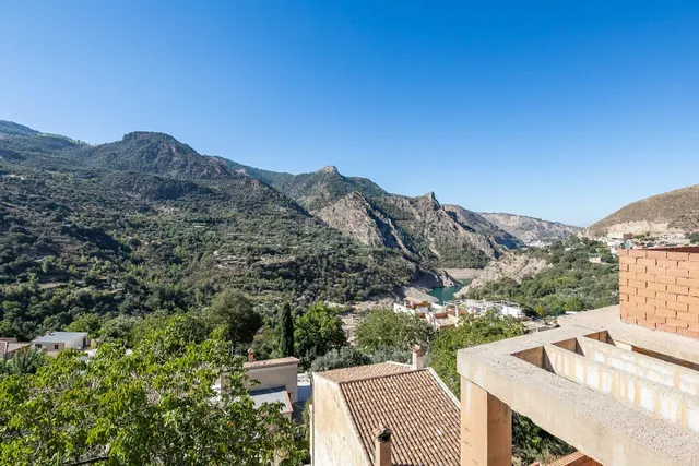 EDIFICIO en Güejar Sierra - foto 2