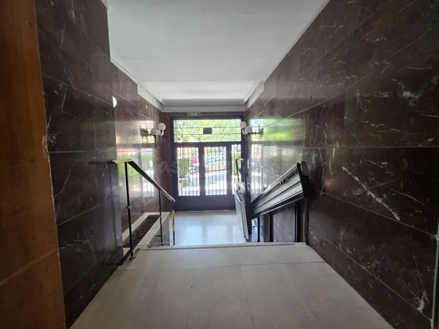 Amplio piso de 157 m2 con terraza, garaje y vistas al Retiro en Jerónimos — 30