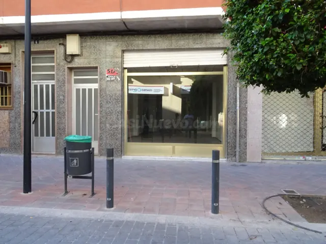 SE VENDE LOCAL COMERCIAL EN LA AVENIDA DE MADRID EN EL BARRI