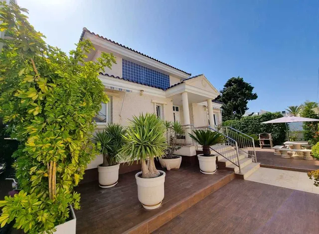 Villa 5 habitaciones 469m² en venta - Los Europeos — 28