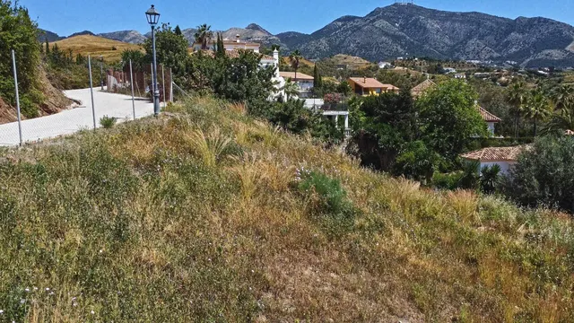 Terreno en Mijas con vistas al mar y construcción exclusiva — 23