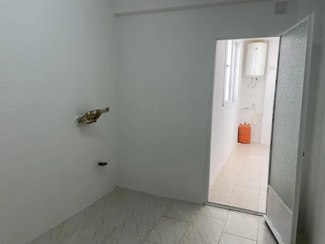 Piso en Avenida Almogávares. Tres dormitorios. Dos terrazas. — 8