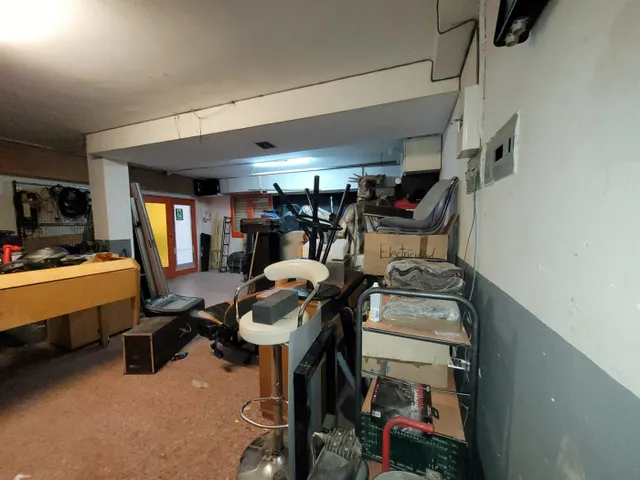 Local comercial de 43 m2 y plaza de parking en Camí Fondo de Martorell — 4