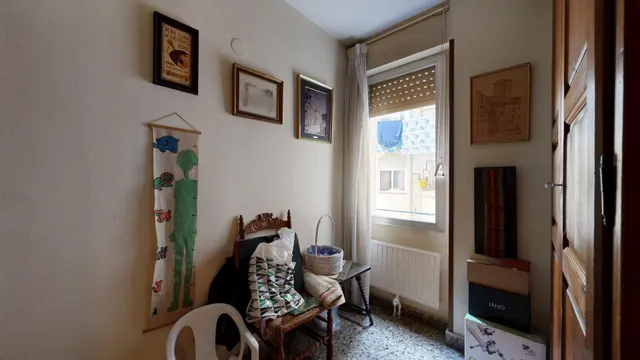 Amplia Vivienda en Avenida César Augusto con Garaje — 19