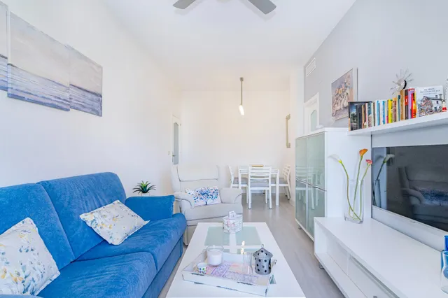 ¡Tu oasis junto a mar! Precioso piso de 2 dormitorios con terraza, piscina y garaje en Playa Poniente, Motril. — 9