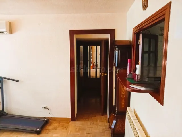 Acogedor piso en venta en Vinateros, Madrid — 4