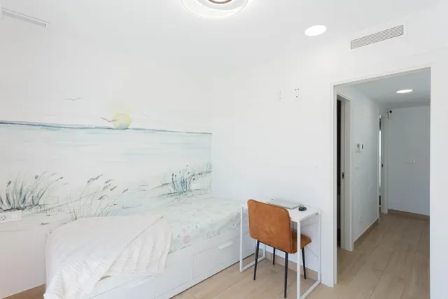 VIVIENDA ADOSADA A ESTRENAR — 23