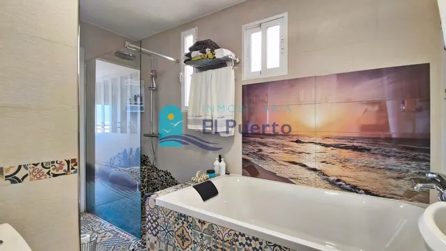 APARTAMENTO REFORMADO A 50 METROS DEL MAR EN EL PASEO DEL PUERTO – REF. 1850 — 29