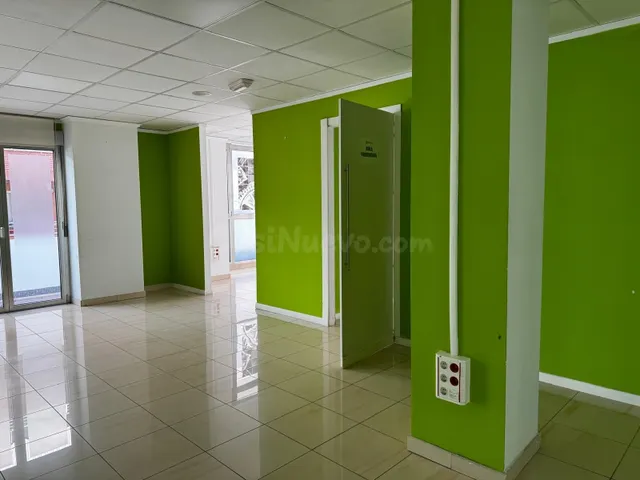 Oficina en el centro de Gandía, exterior y lista para entrar — 4